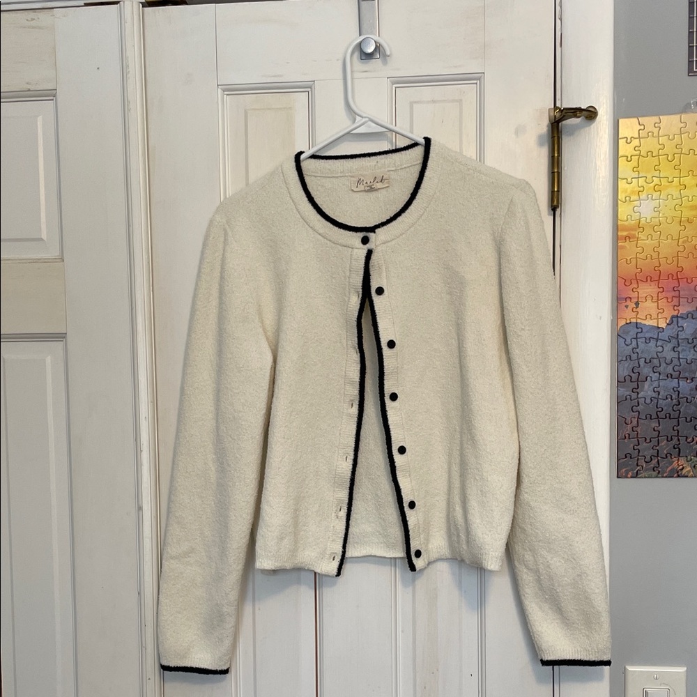 Marled Textured White Sweater with Black Accents